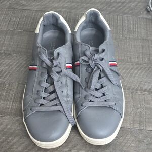 Tommy Hilfiger Gray Sneakers with Tricolor Stripe
